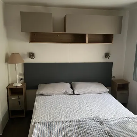 Mobil-home Parc Montana 아파트